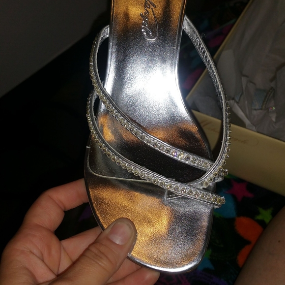 David's Bridal Wedding Gown w/ accessories - Picture 8 of 15